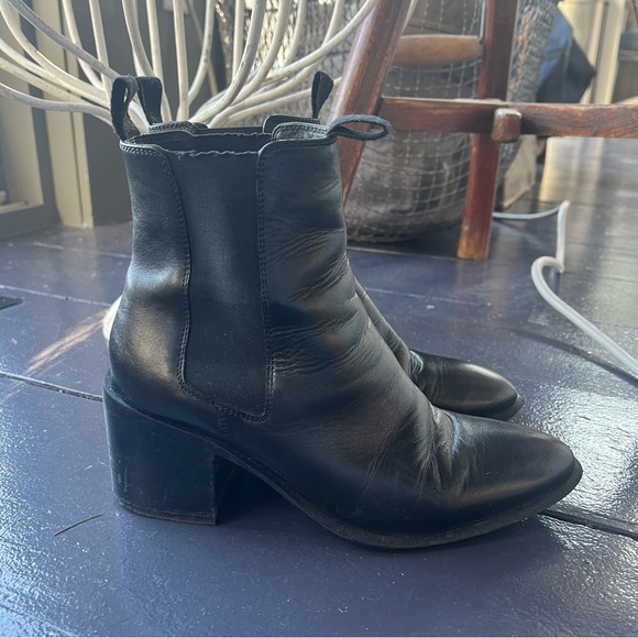 Tony Bianco Hampton Black Calais Ankle Boots
Size 8.5 - Picture 4 of 6